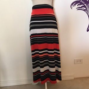 NWOT-maxi skirt☄️